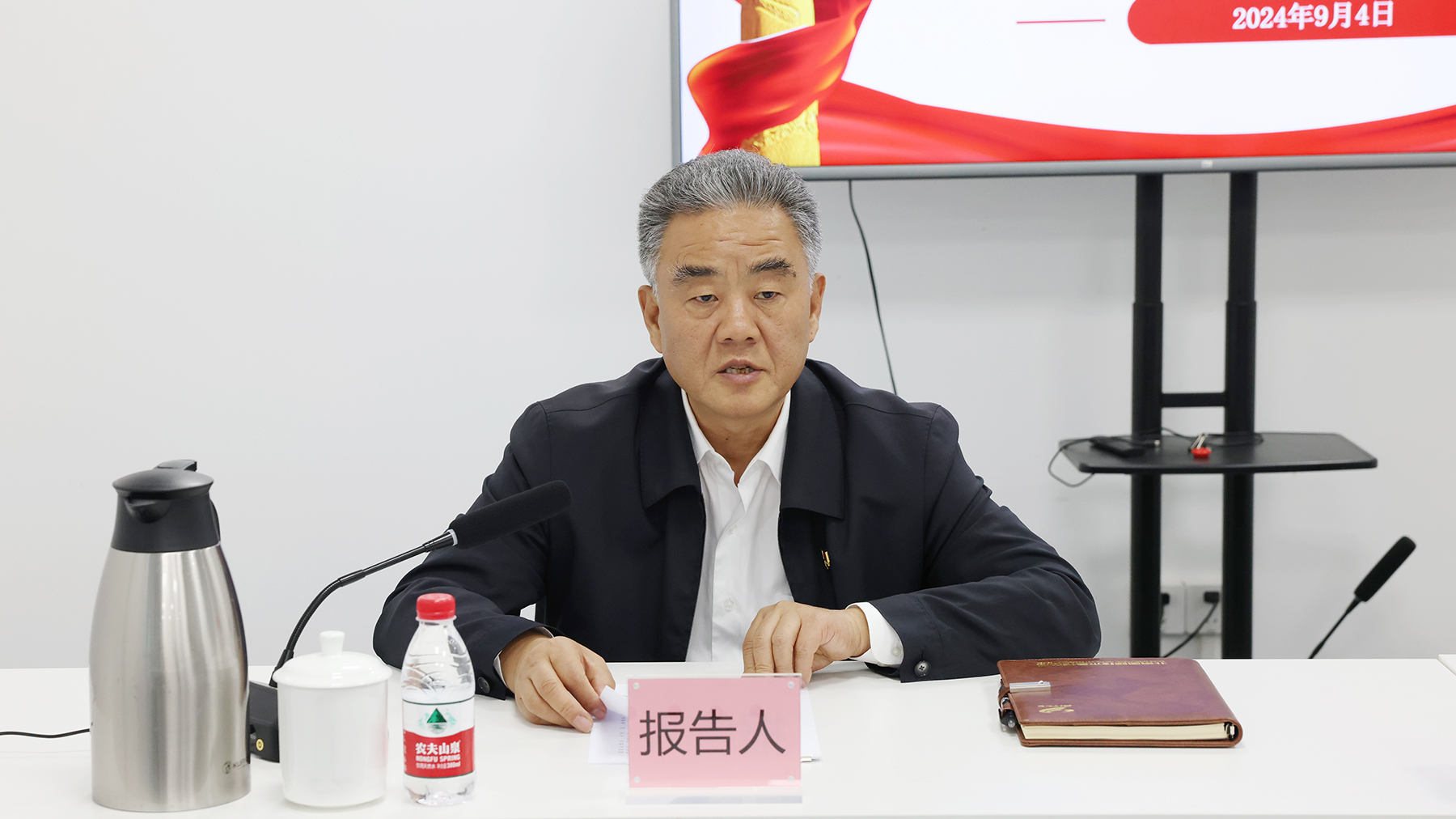 ManBetX(万博体育)APP官网|英超狼队和水晶宫全球赞助同伴