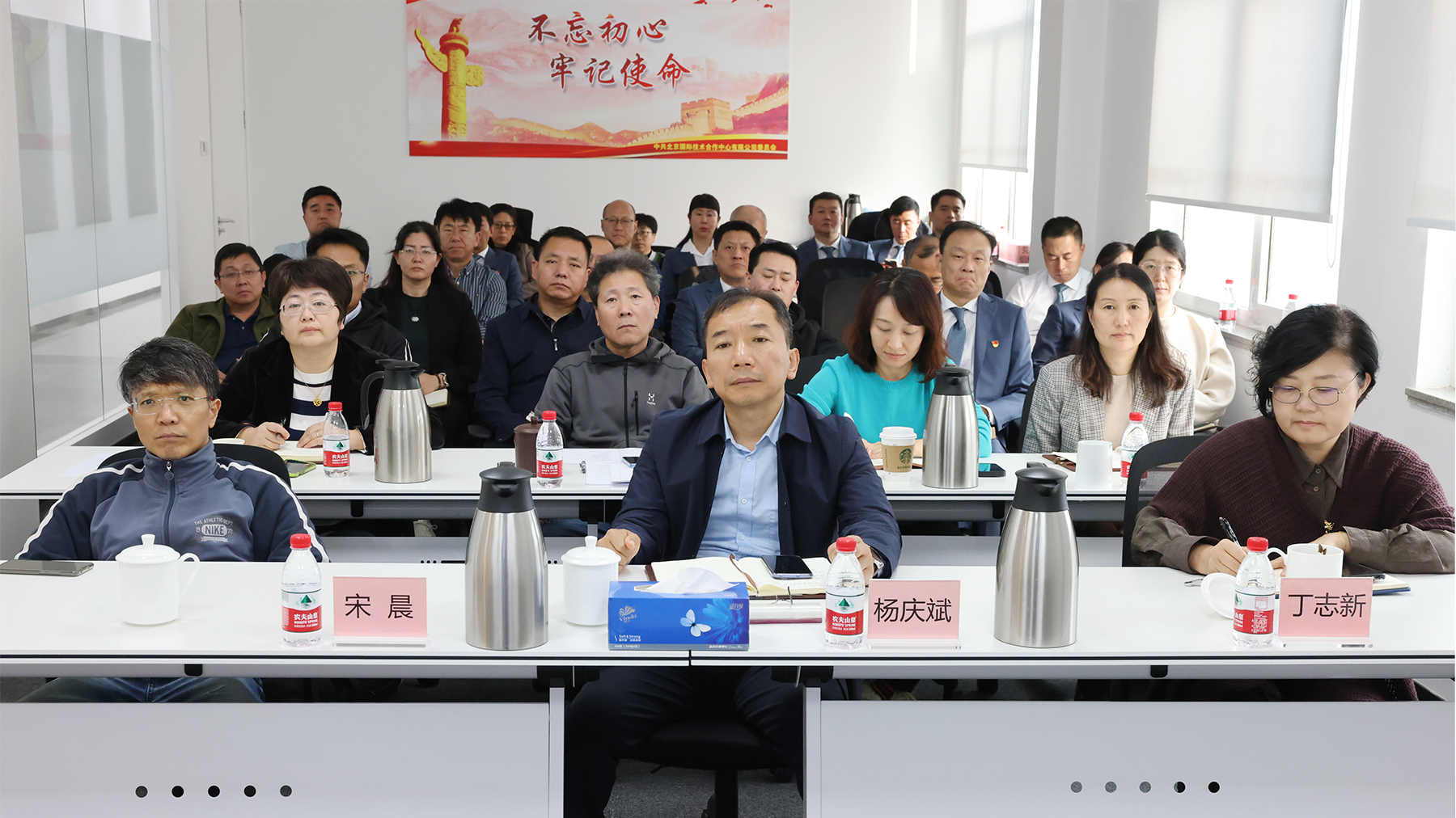 ManBetX(万博体育)APP官网|英超狼队和水晶宫全球赞助同伴