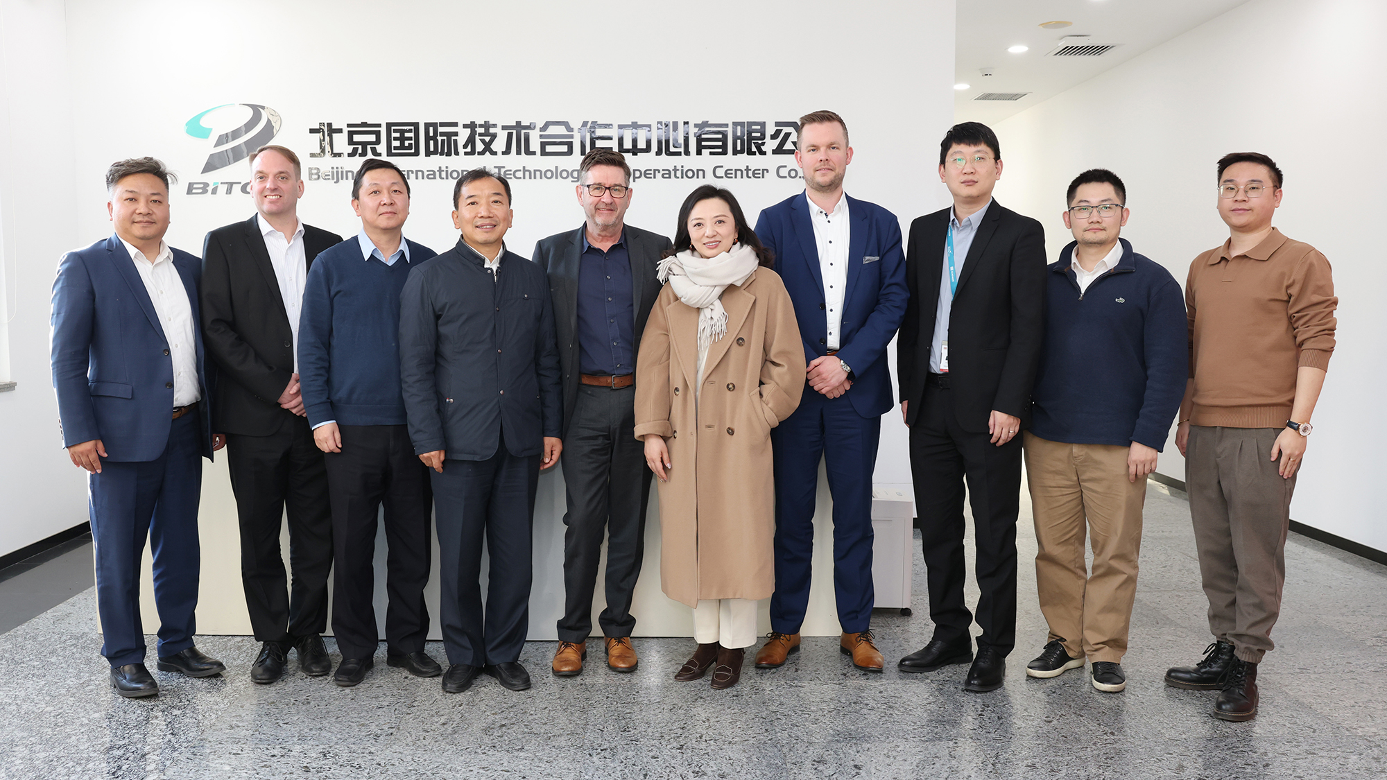 ManBetX(万博体育)APP官网|英超狼队和水晶宫全球赞助同伴