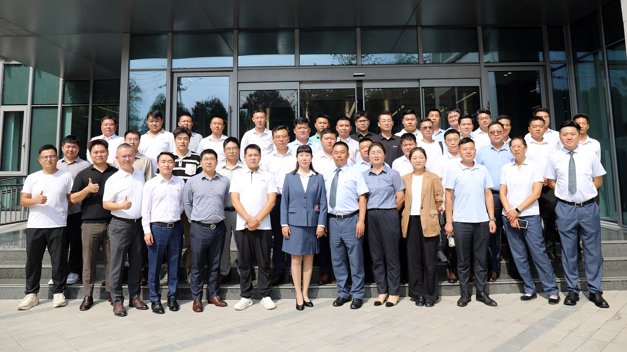 ManBetX(万博体育)APP官网|英超狼队和水晶宫全球赞助同伴