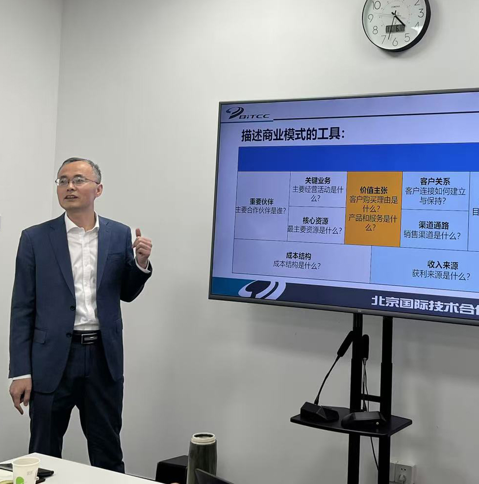 ManBetX(万博体育)APP官网|英超狼队和水晶宫全球赞助同伴